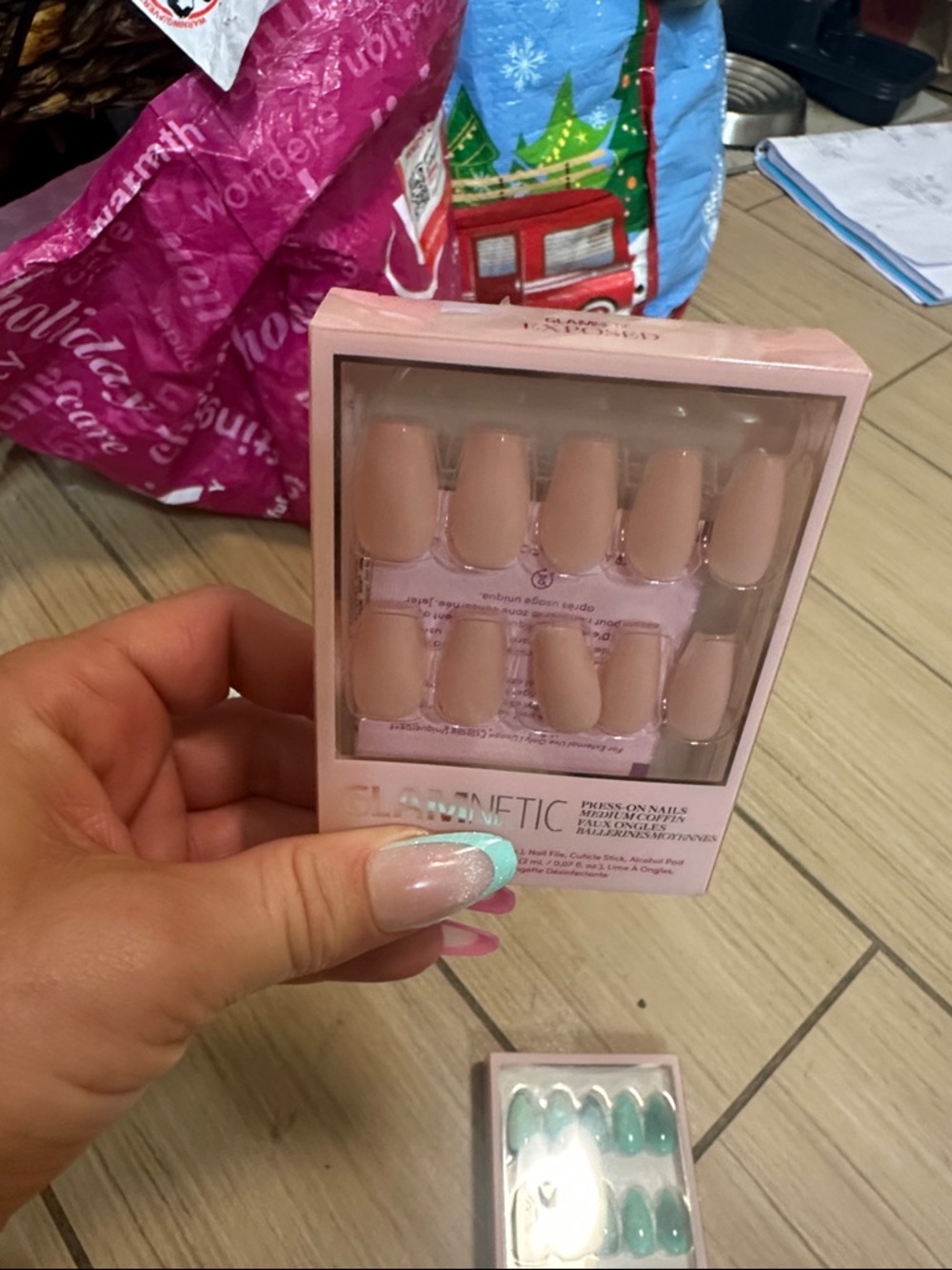 GLAMNETIC Women’s Press-On Nails - Nude Set -ONLY - Picture 5 of 7